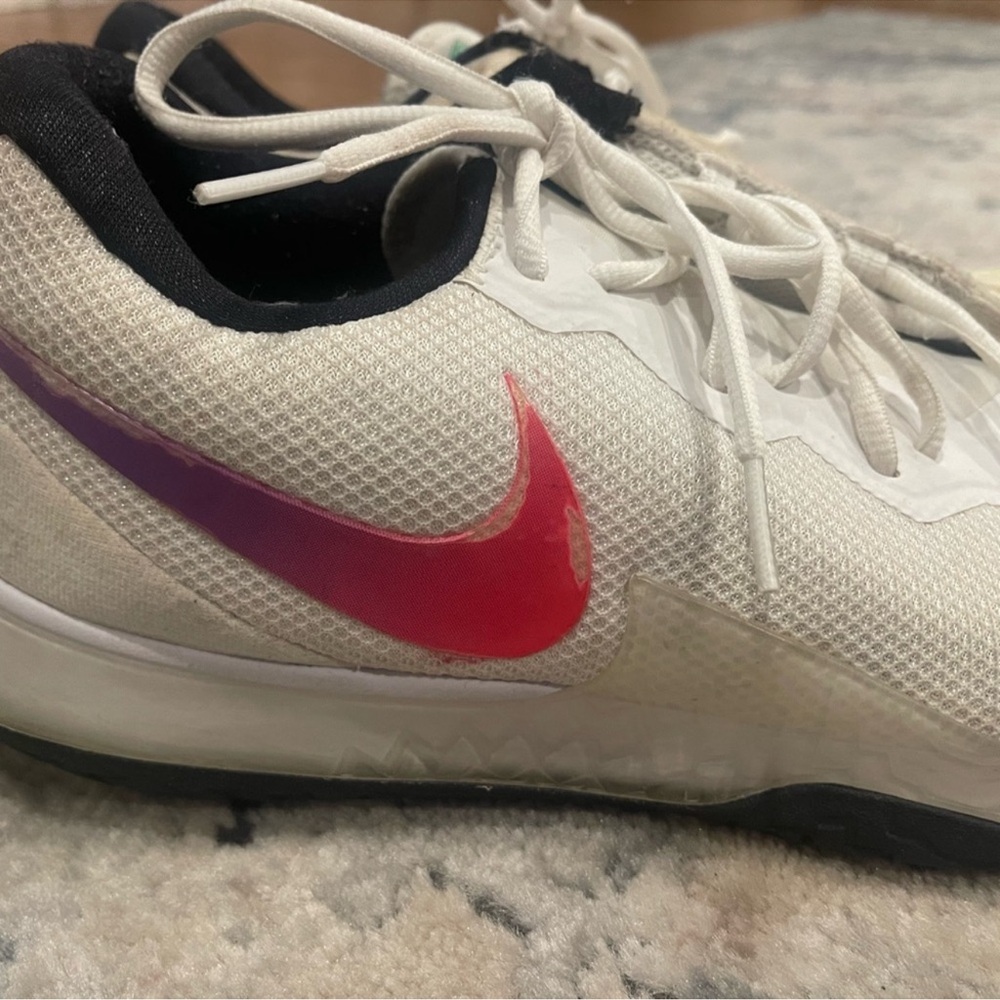 Nike White and Pink Sneakers - Picture 2 of 8